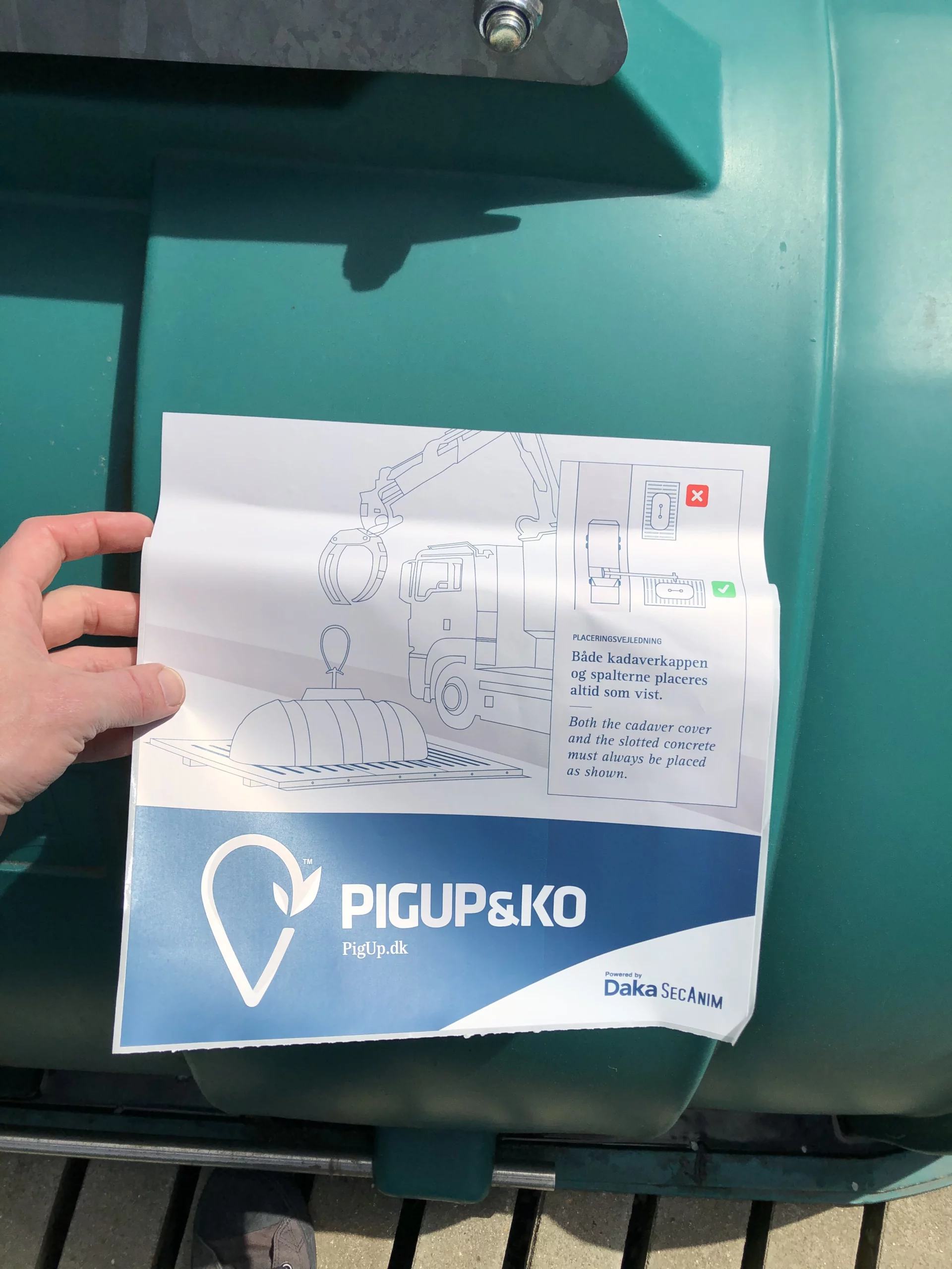 daka-dk-materiel-skilt-til-kadaverkappe